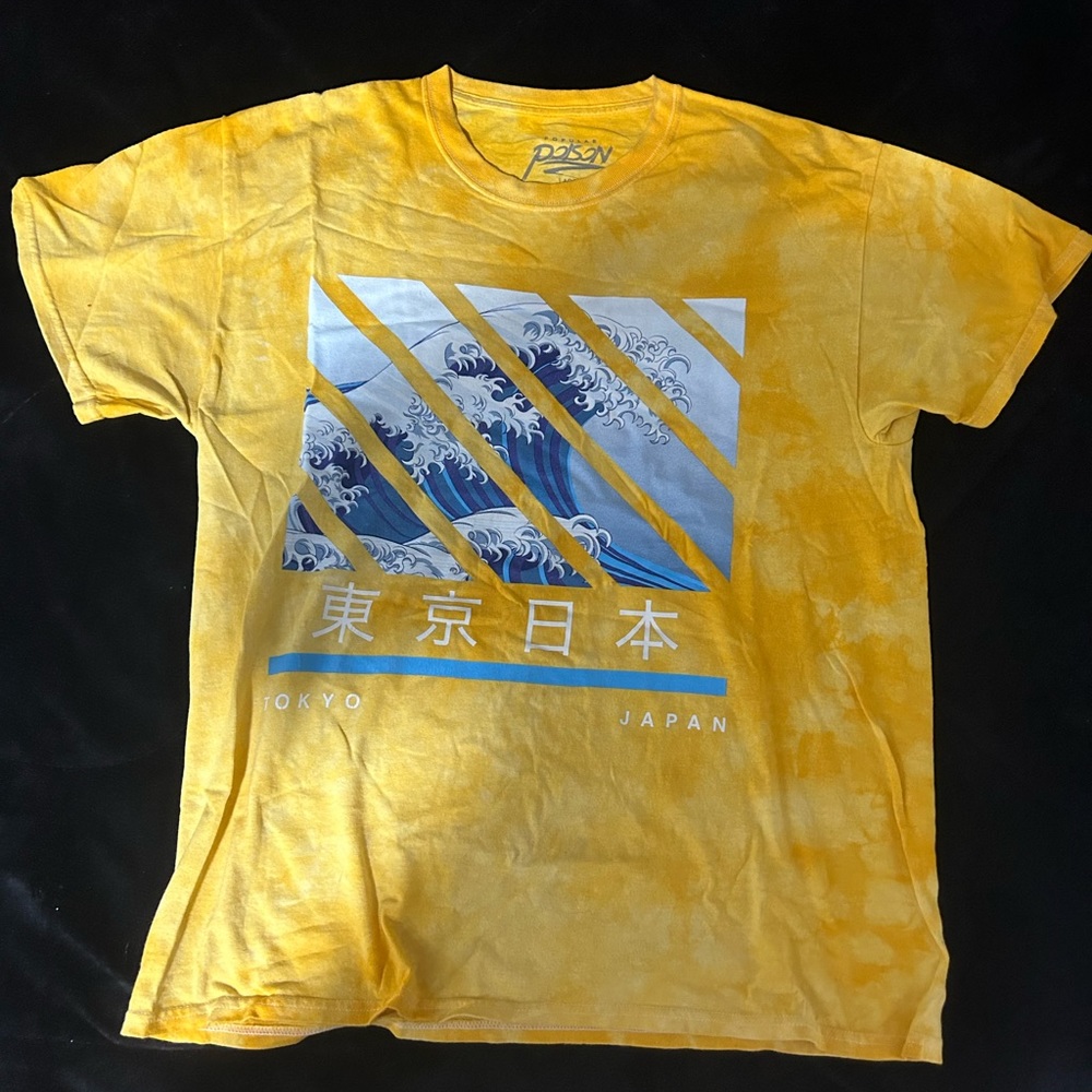 large yellow mens t-shirt